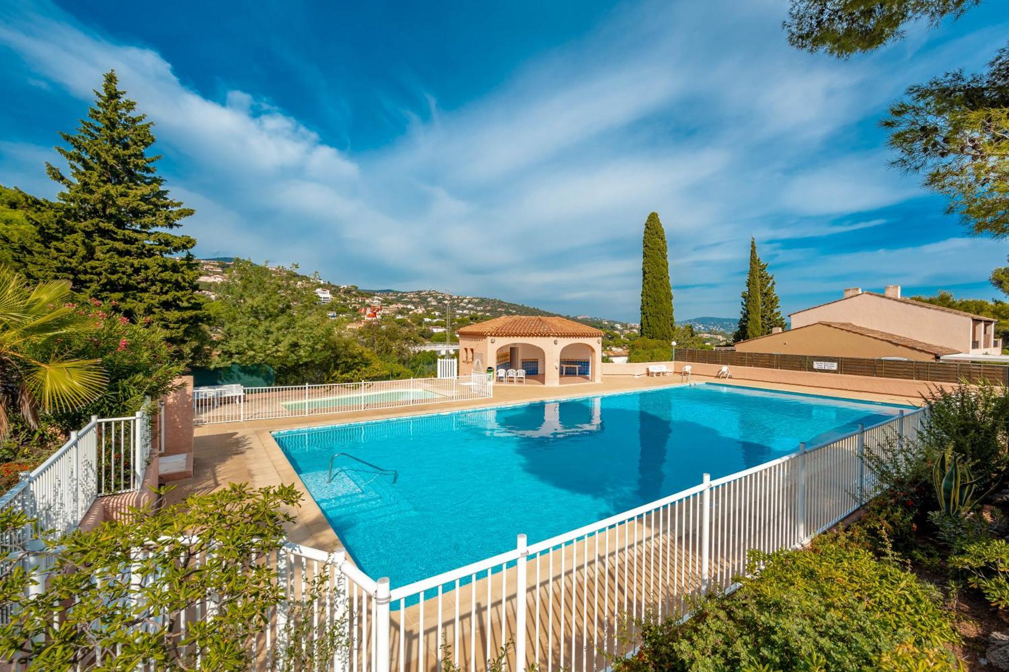 Residence Partenaire Le Domaine De Garlande キャバレール・シュル・メール エクステリア 写真