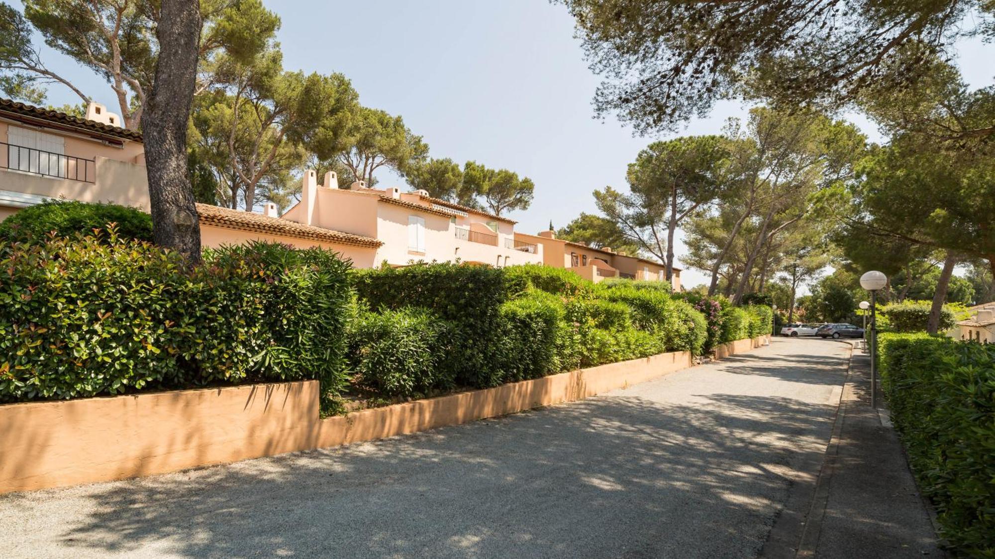 Residence Partenaire Le Domaine De Garlande キャバレール・シュル・メール エクステリア 写真